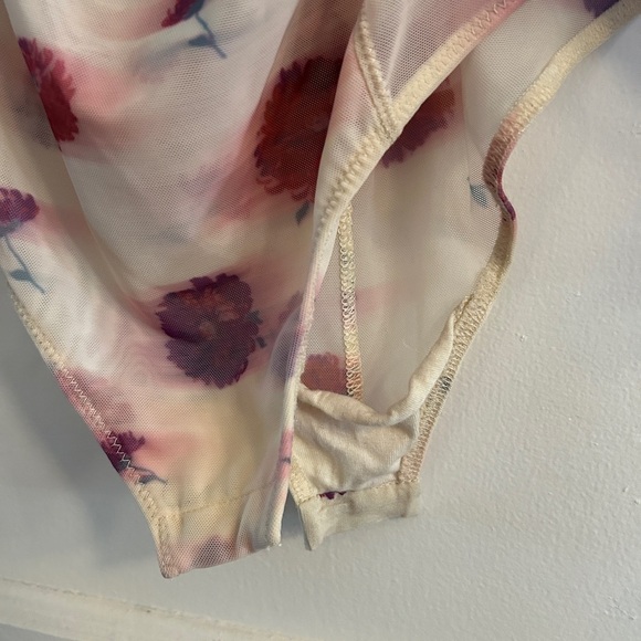 Intimately Free People Body Suit Lace Ruffle Floral White Women’s S - Picture 9 of 10